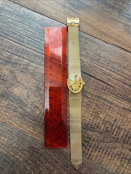 Vintage Waltham Gold-Tone Women’s Mesh Bracelet Watch